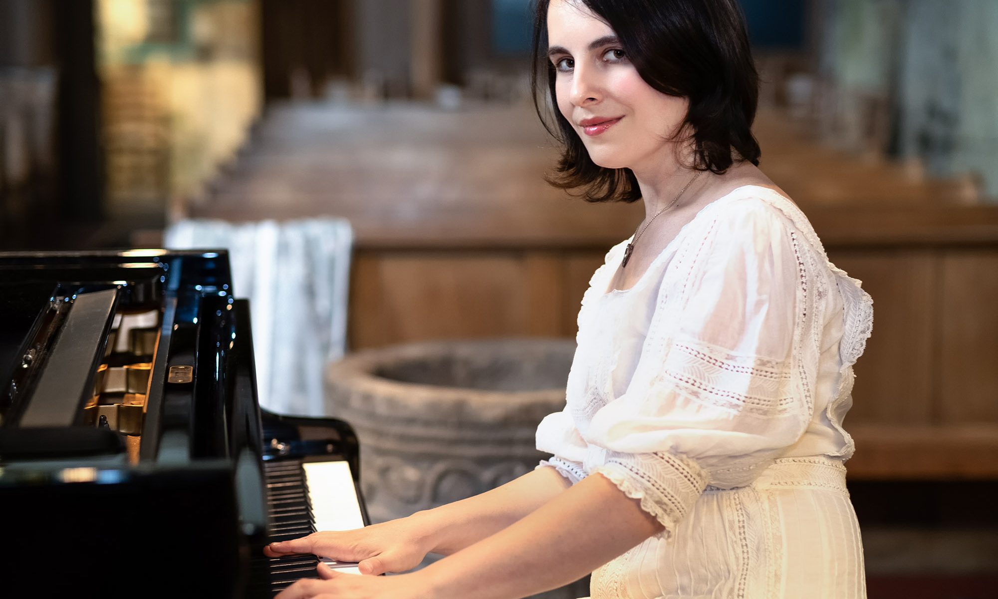 Alissa_Firsova_pianist_composer_conductor