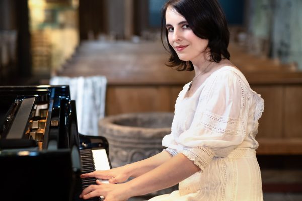Alissa_Firsova_pianist_composer_conductor
